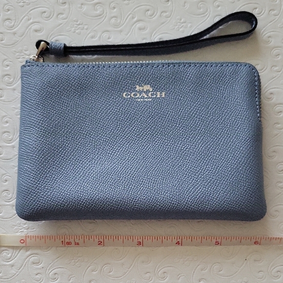 Coach Light Blue Leather Wristlet NWT - Picture 3 of 8